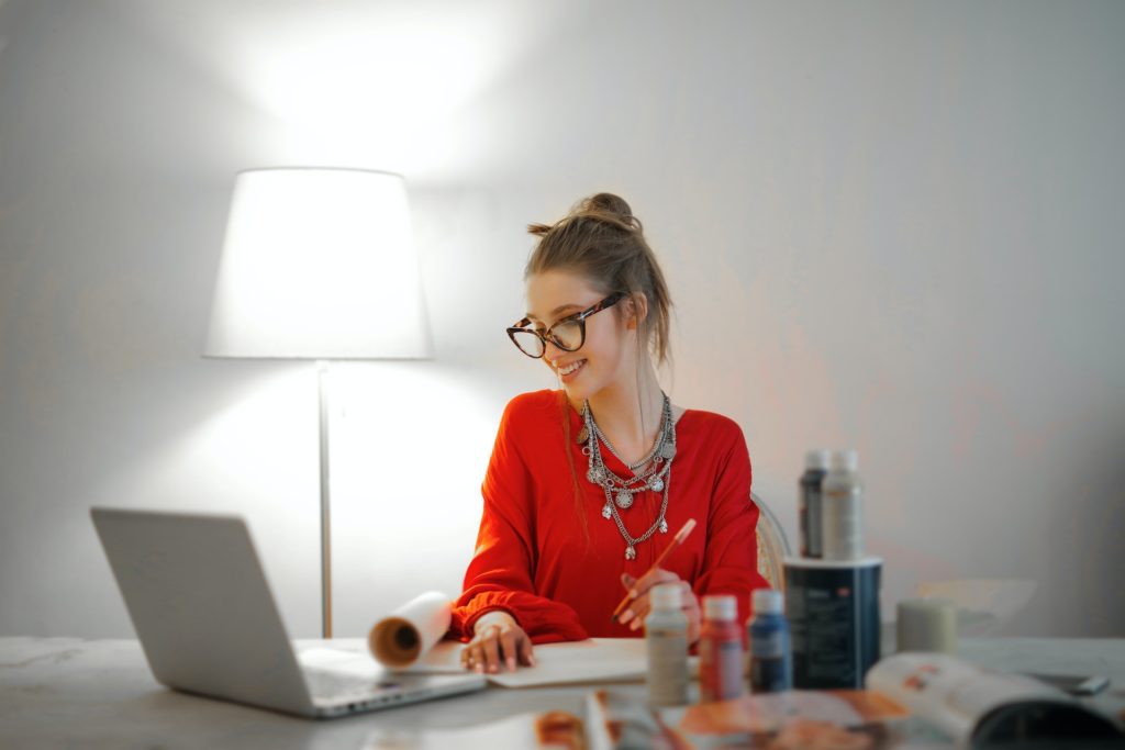 What is DSA? A disabled students using her laptop at a desk